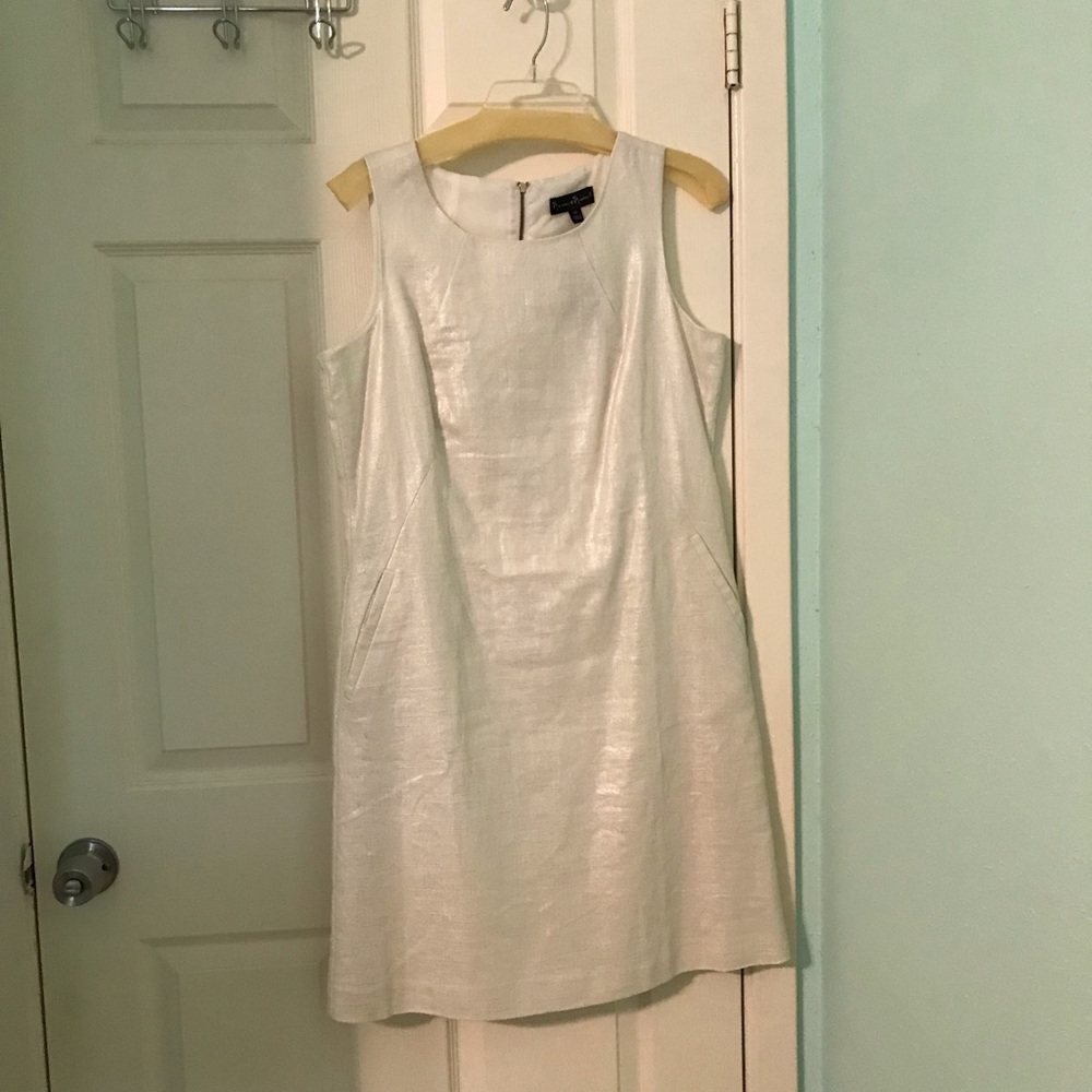 Sleeveless linen dress
